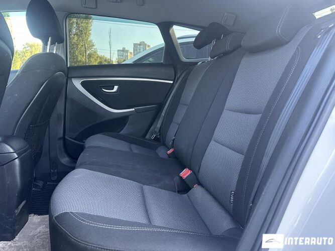Hyundai i30 39 interauto-car