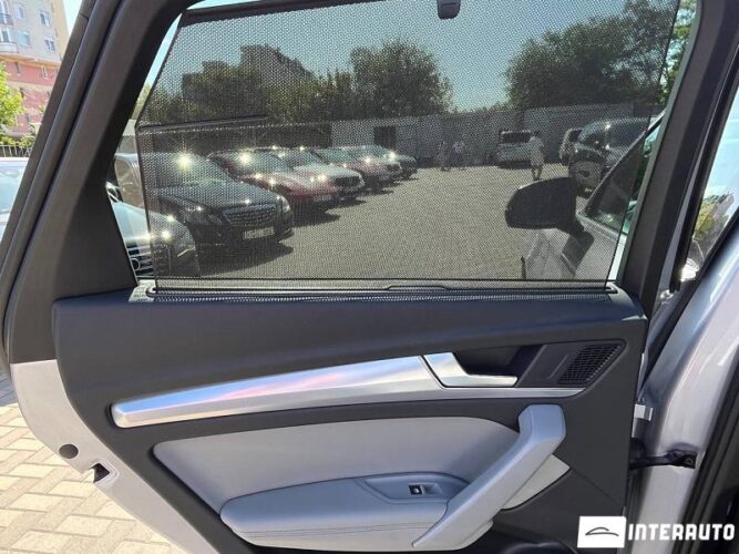 Audi Q5 Sportback 48 interauto-car