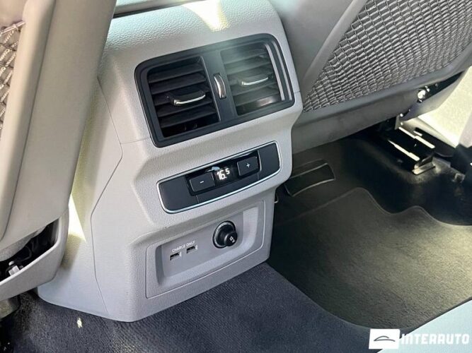 Audi Q5 Sportback 49 interauto-car