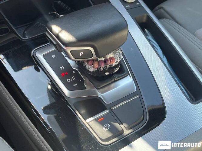 Audi Q5 Sportback 44 interauto-car