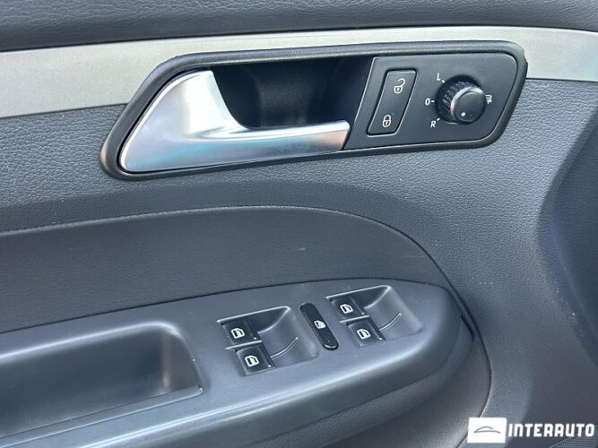 Volkswagen Touran 32 interauto-car