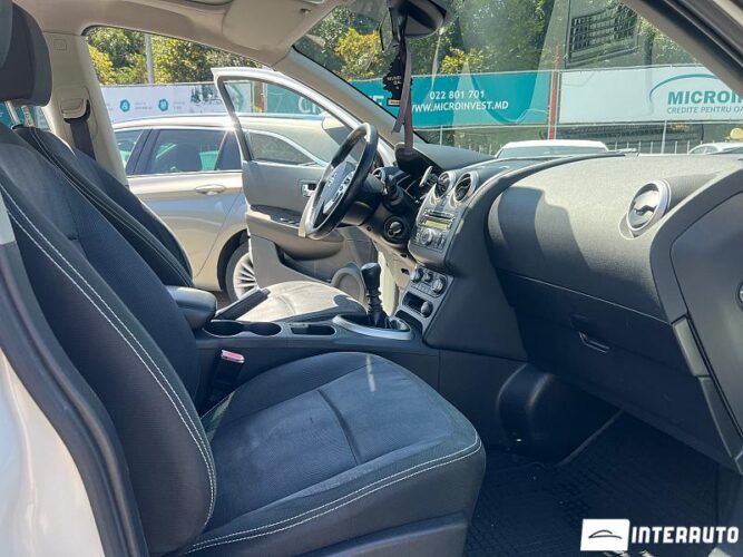 Nissan Qashqai+2 30 interauto-car