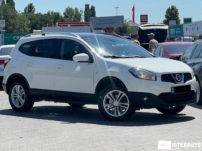 Nissan Qashqai+2 28 interauto-car