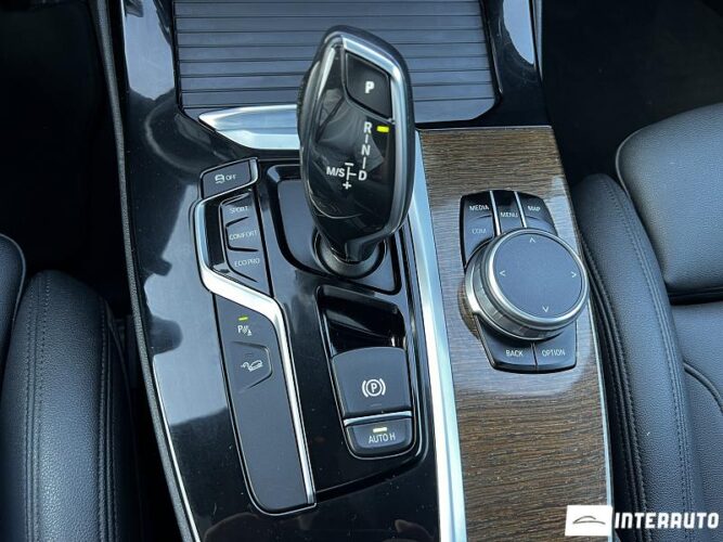 BMW X3 3.0i 43 interauto-car