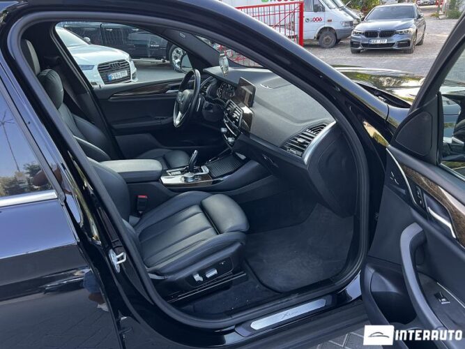 BMW X3 3.0i 45 interauto-car