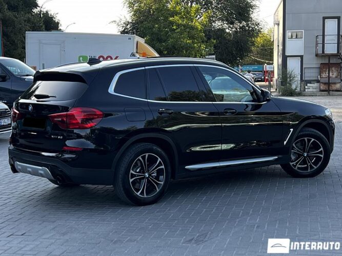 BMW X3 3.0i 34 interauto-car