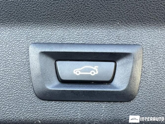 BMW X3 3.0i 48 interauto-car