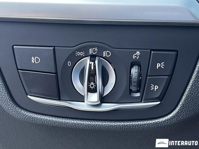 BMW X3 3.0i 50 interauto-car