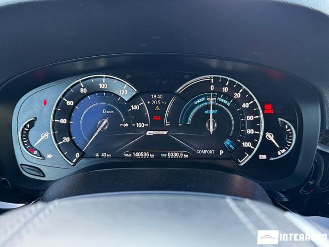 BMW 530e 37 interauto-car