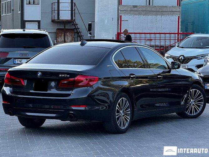 BMW 530e 33 interauto-car