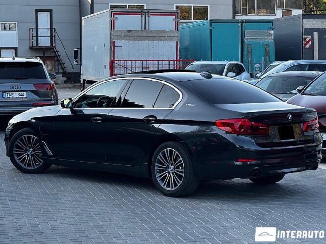 BMW 530e 32 interauto-car