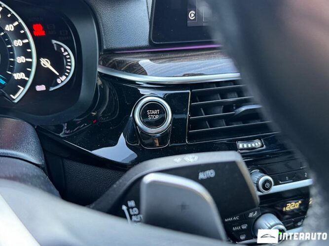 BMW 530e 44 interauto-car