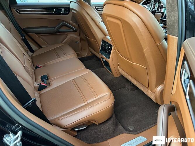 Porsche Cayenne 46 interauto-car