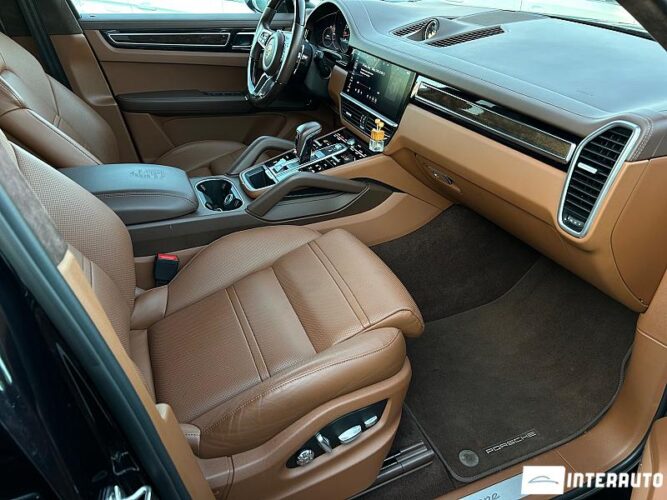 Porsche Cayenne 44 interauto-car