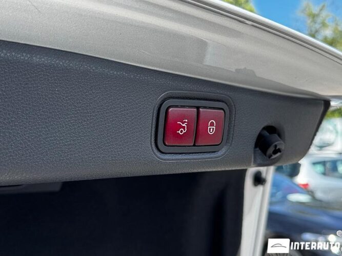 Mercedes E 300de 51 interauto-car