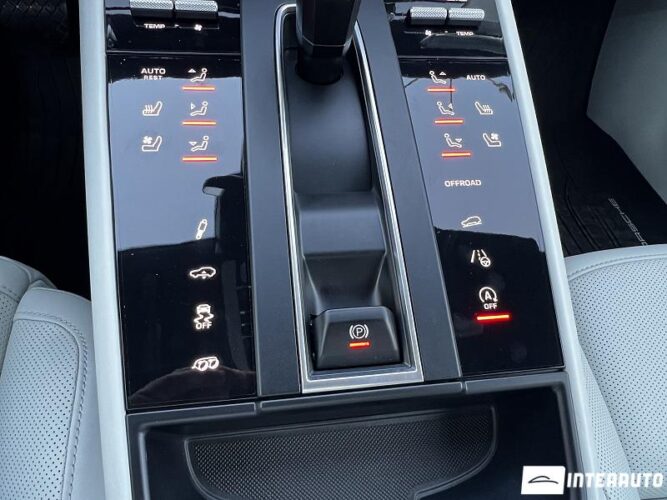 Porsche Macan GTS 52 interauto-car