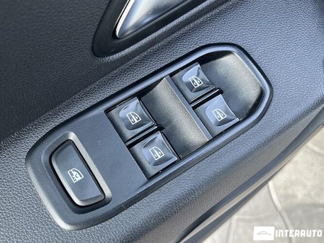 Dacia Duster 34 interauto-car