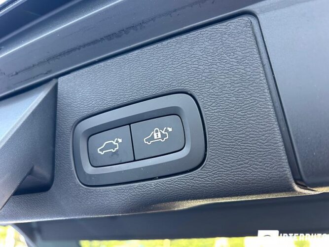 Volvo XC 60 48 interauto-car