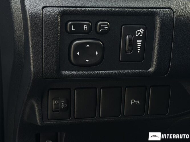 Lexus CT 200h 49 interauto-car