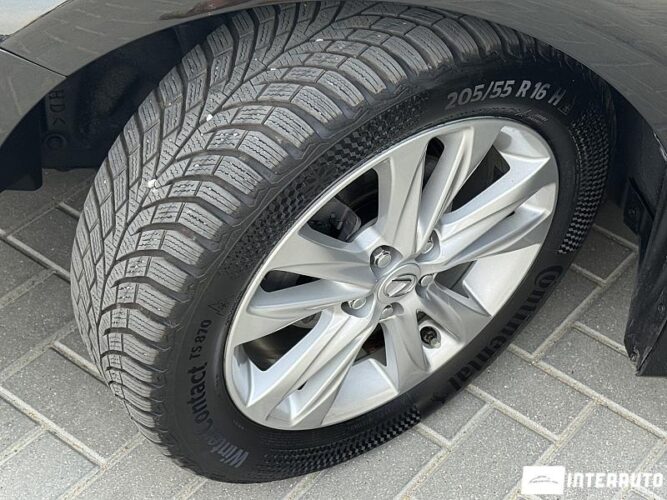 Lexus CT 200h 47 interauto-car