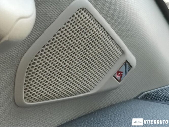 Nissan Titan 54 interauto-car