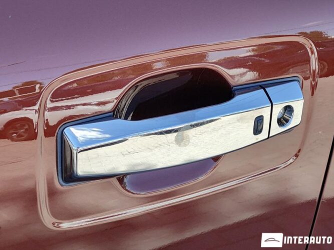 Nissan Titan 55 interauto-car