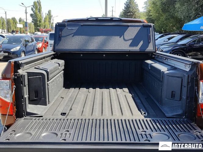 Nissan Titan 38 interauto-car