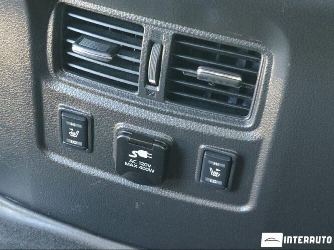 Nissan Titan 53 interauto-car