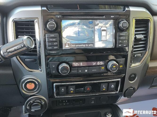 Nissan Titan 46 interauto-car