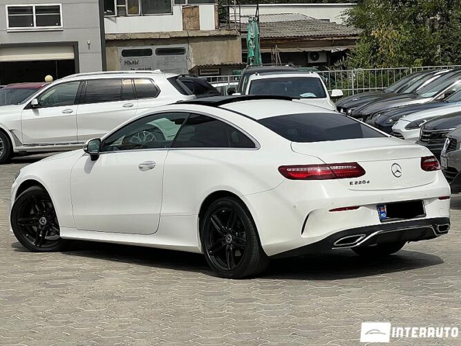 Mercedes E 220 33 interauto-car