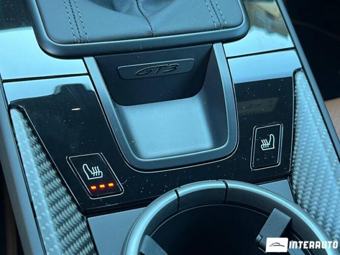 Porsche 911 GT3 49 interauto-car