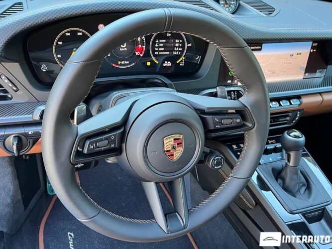 Porsche 911 GT3 41 interauto-car