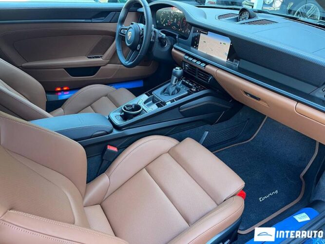 Porsche 911 GT3 40 interauto-car