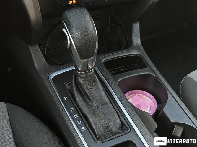 Ford Escape 43 interauto-car