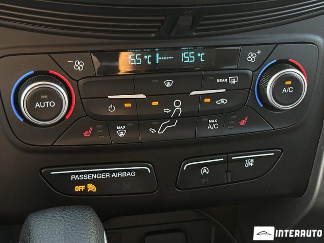 Ford Escape 42 interauto-car