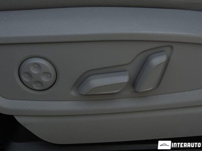 Audi Q5 57 interauto-car