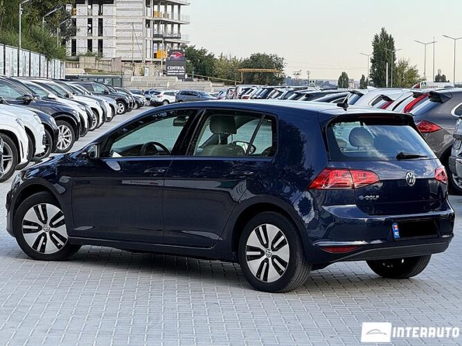 Volkswagen e-Golf 36 interauto-car