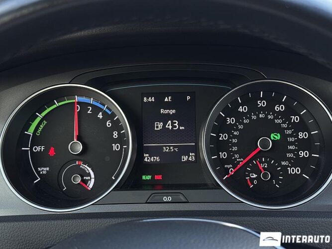 Volkswagen e-Golf 40 interauto-car