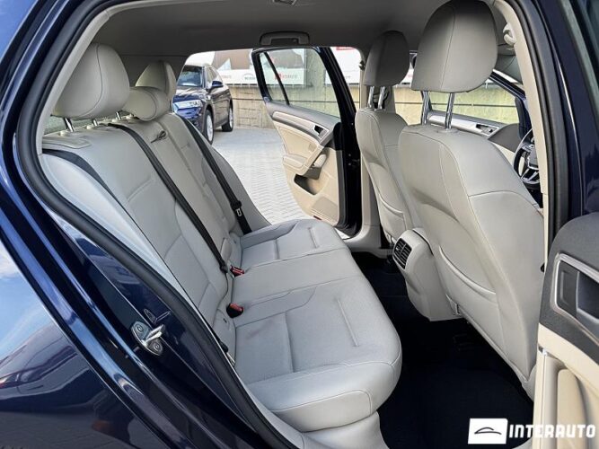 Volkswagen e-Golf 46 interauto-car