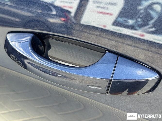 Volkswagen e-Golf 49 interauto-car