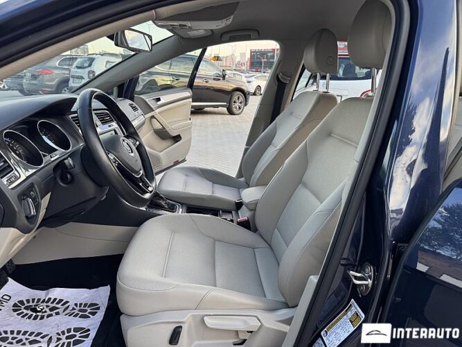 Volkswagen e-Golf 37 interauto-car