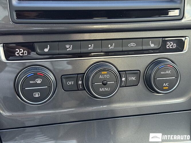 Volkswagen e-Golf 43 interauto-car