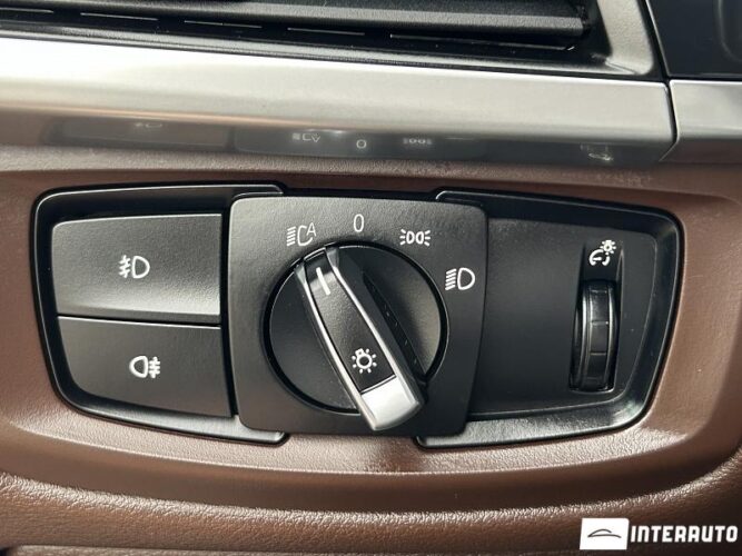 BMW X5 2.5D 37 interauto-car