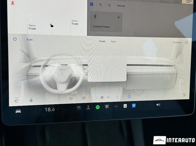 Tesla Model 3 44 interauto-car