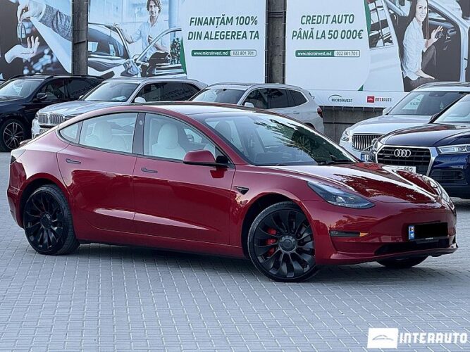 Tesla Model 3 33 interauto-car