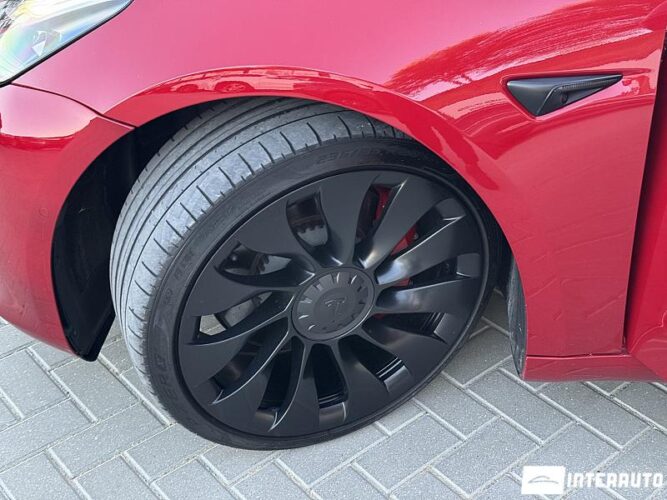 Tesla Model 3 49 interauto-car