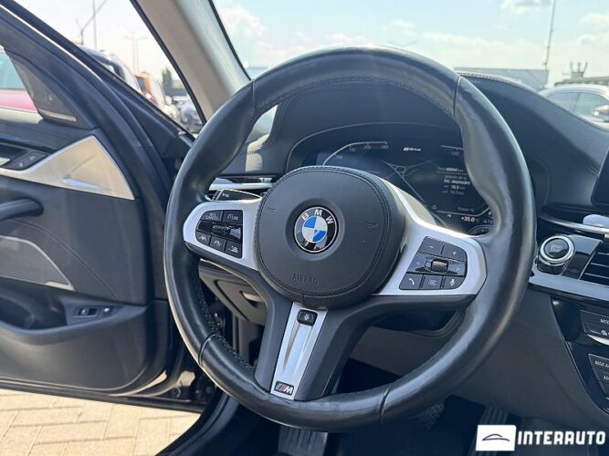 BMW 530e 44 interauto-car