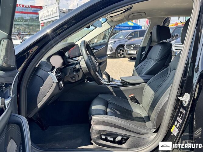 BMW 530e 41 interauto-car