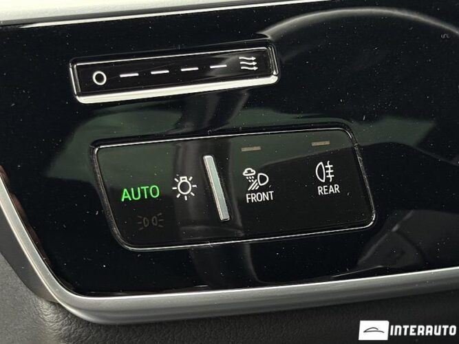 Audi A8 65 interauto-car