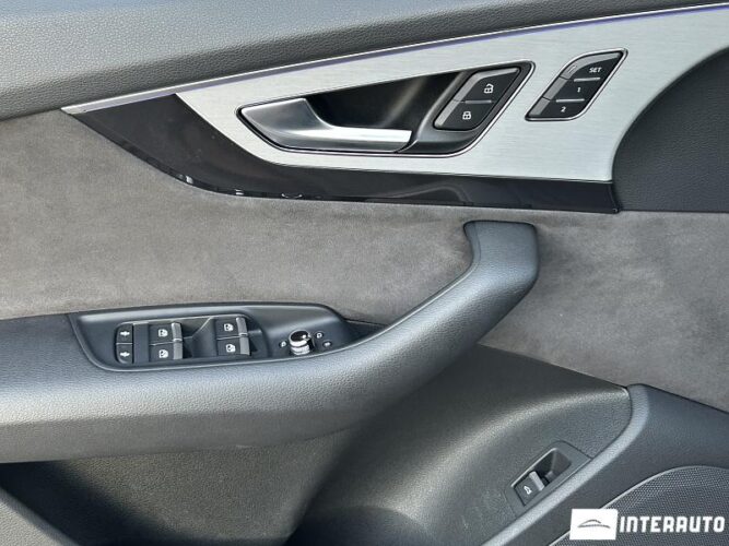 Audi Q7 E-Tron 44 interauto-car